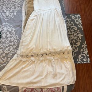Zesica Elegant White Smocked Maxi Dress